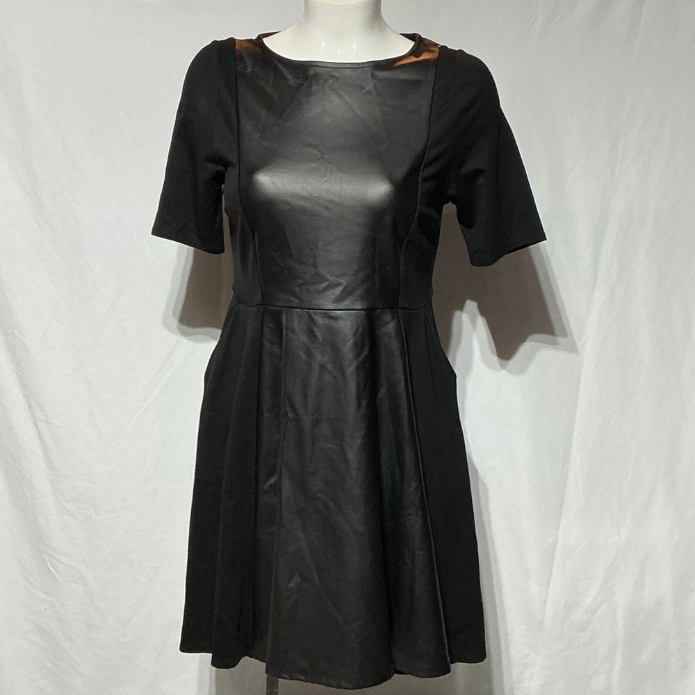 Torrid Womens Black Vegan Leather Skater Dress Faux Leather Short Sleeves Sz 1